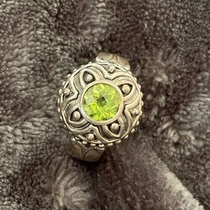 Vintage 925 Artisan Design Peridot Ring